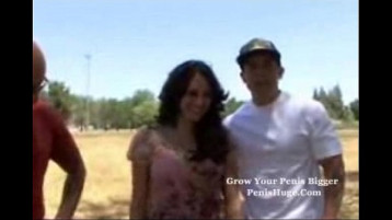 Delinmiş Meme Uçları Olan Kadın Sert Sikildi